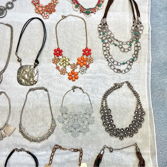 Fashion Necklaces Bundle (and one set of earrings!) - Picture 5 of 7